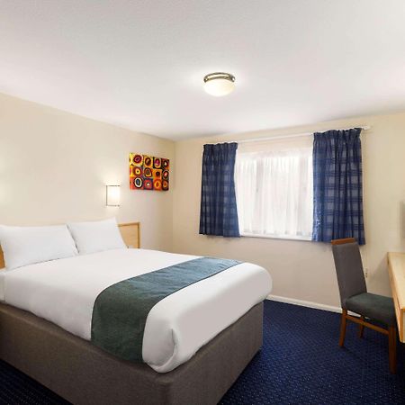 Days Inn Sutton Scotney South Dış mekan fotoğraf