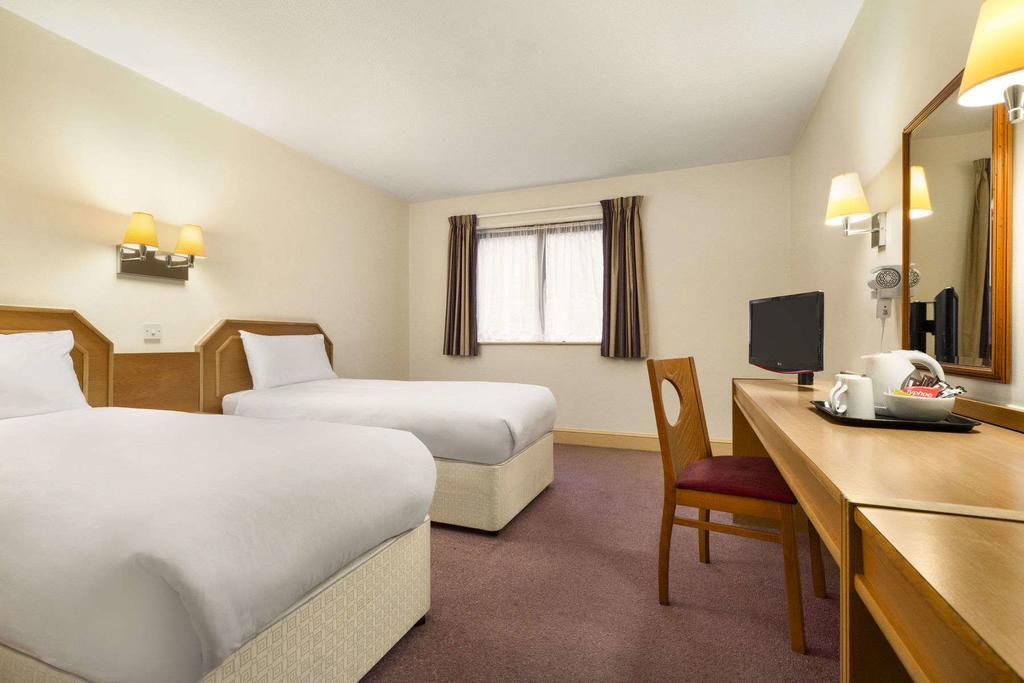 Days Inn Sutton Scotney South Dış mekan fotoğraf